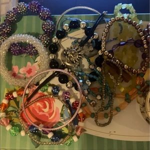 Assorted jewelry lot